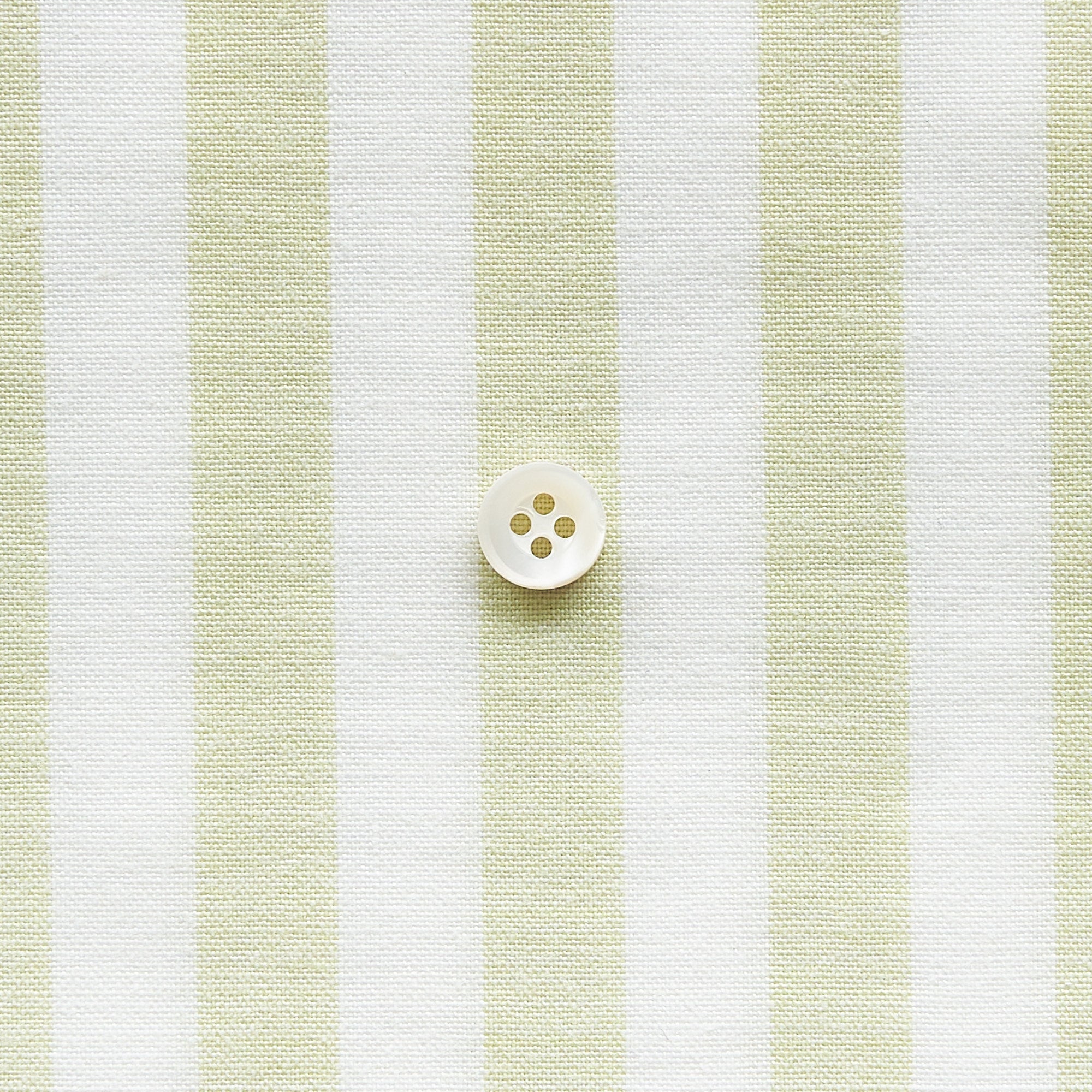綿ポリダンガリー ストライプ#柄の大きさ_12mm#カラー_#125 サラダグリーン