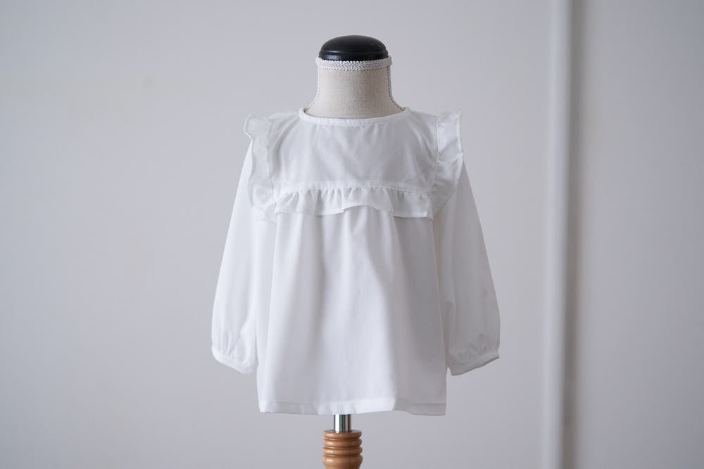 ハンドメイドベビー服enannaさんのヨークフリルブラウス