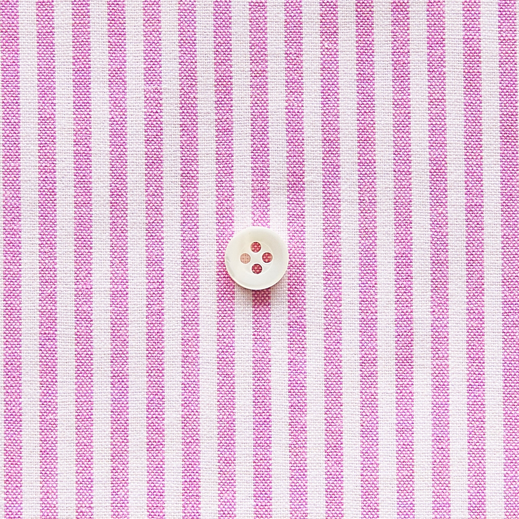 綿ポリダンガリー ストライプ#柄の大きさ_3mm#カラー_#121 ラズベリー
