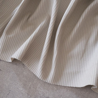 アイボリー